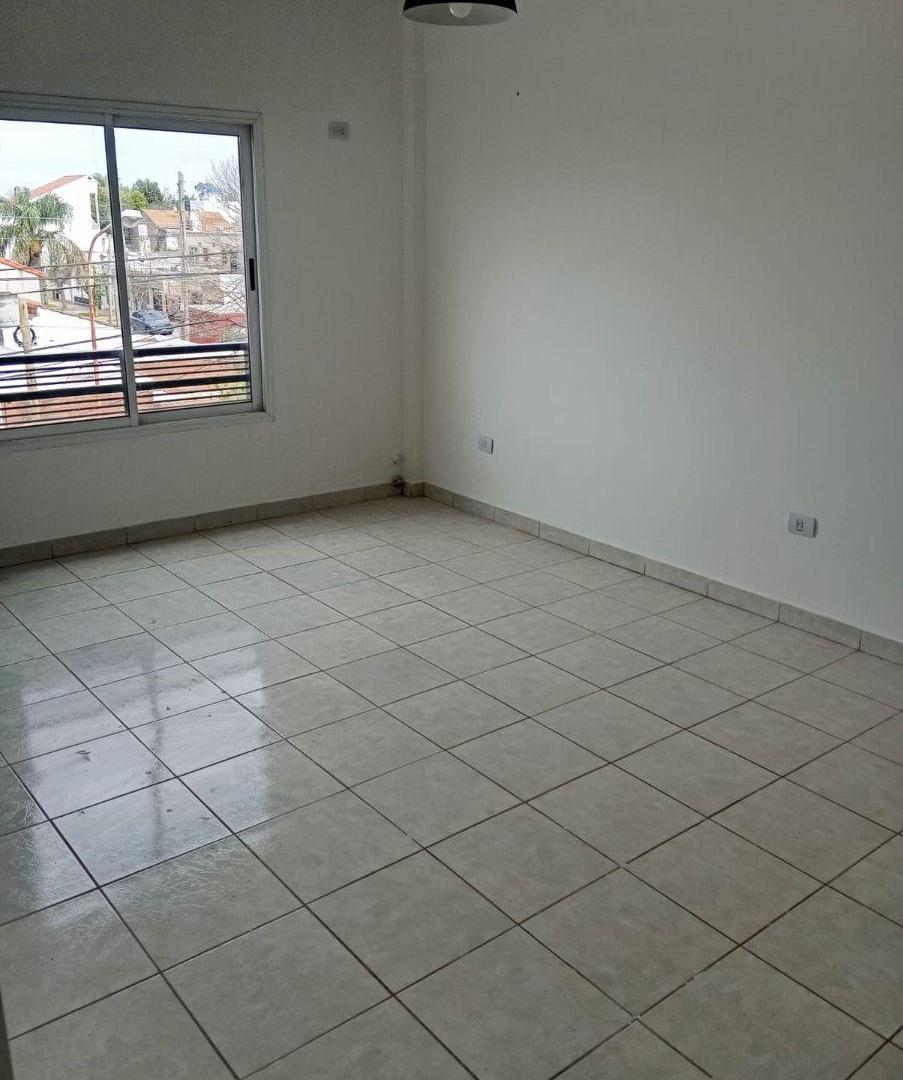 Foto de Departamento de 38 m² con 1 dormitorio en alquiler en Villa Luzuriaga, imagen 4