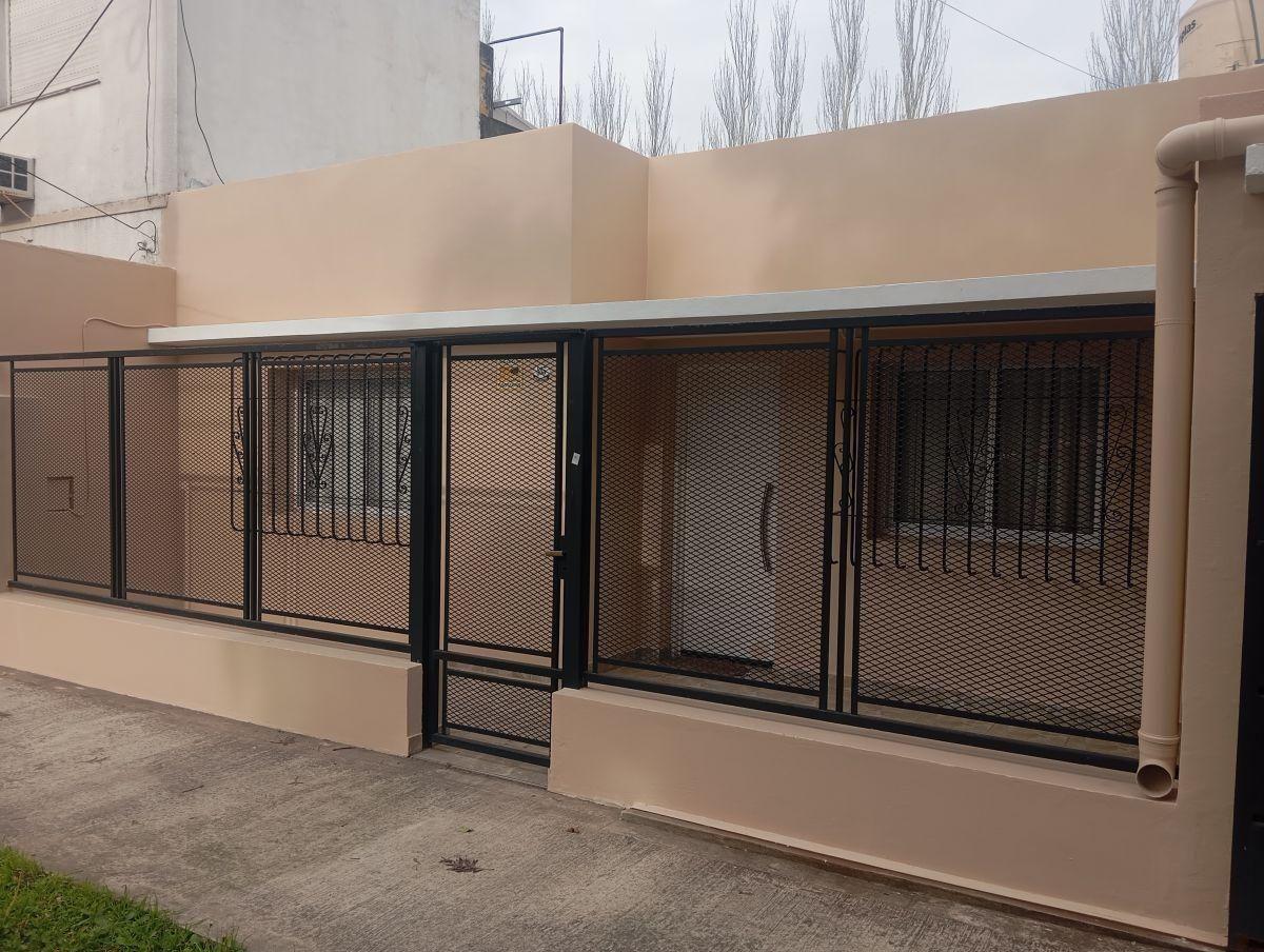 Foto de Alquiler casa en Haedo con cochera, imagen 3