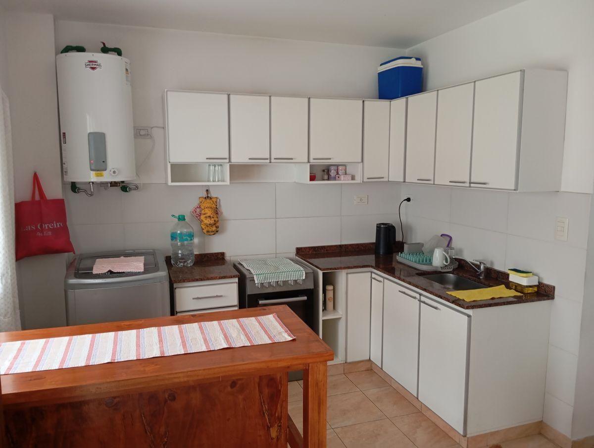 Foto de Alquiler casa en Haedo con cochera, imagen 2