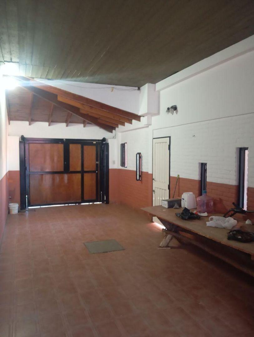 Foto de Chalet 4 dormitorios en venta en Villa Luzuriaga, imagen 1