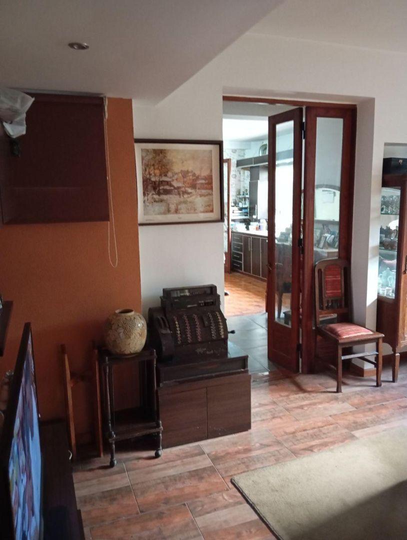 Foto de Casa con 2 dormitorios y 108 m² en venta en Haedo Norte El Palomar, imagen 3