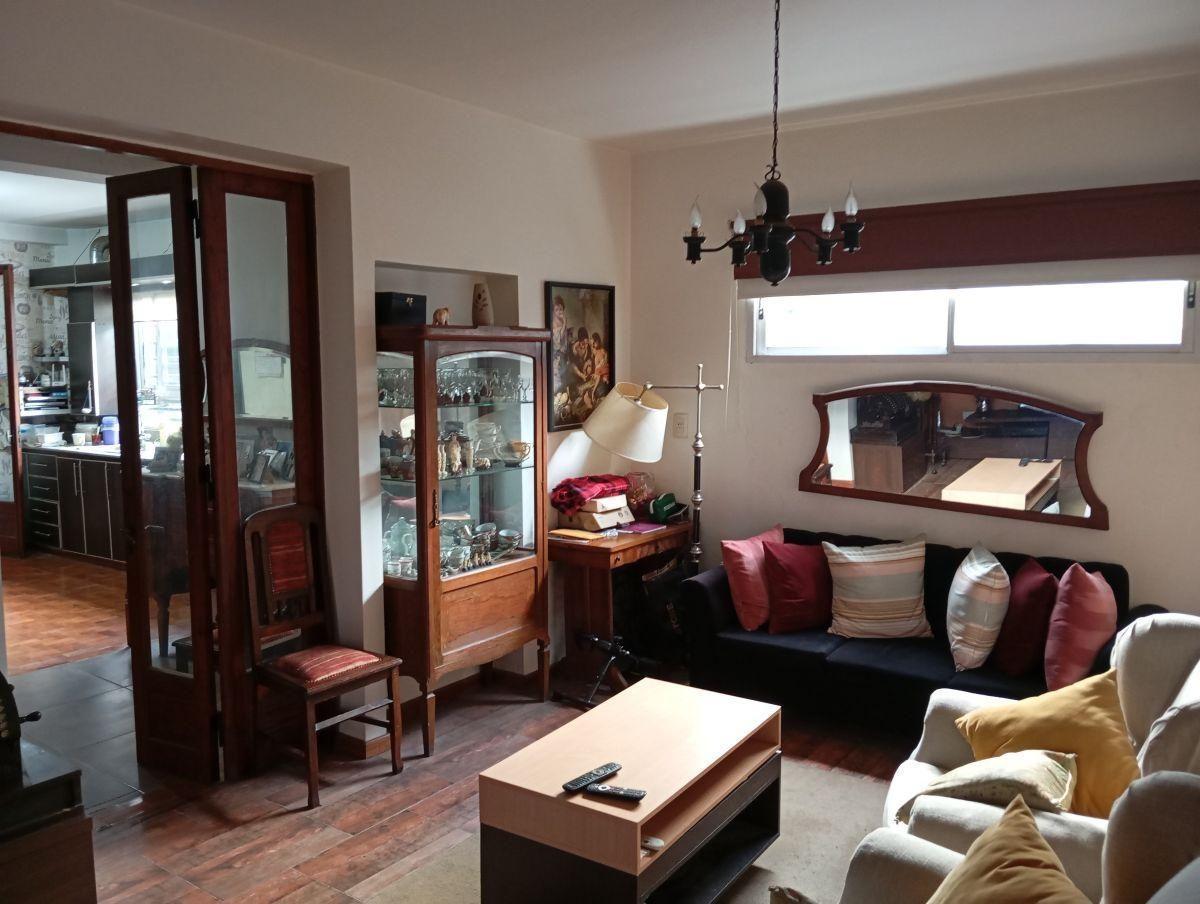Foto de Casa con 2 dormitorios y 108 m² en venta en Haedo Norte El Palomar, imagen 1