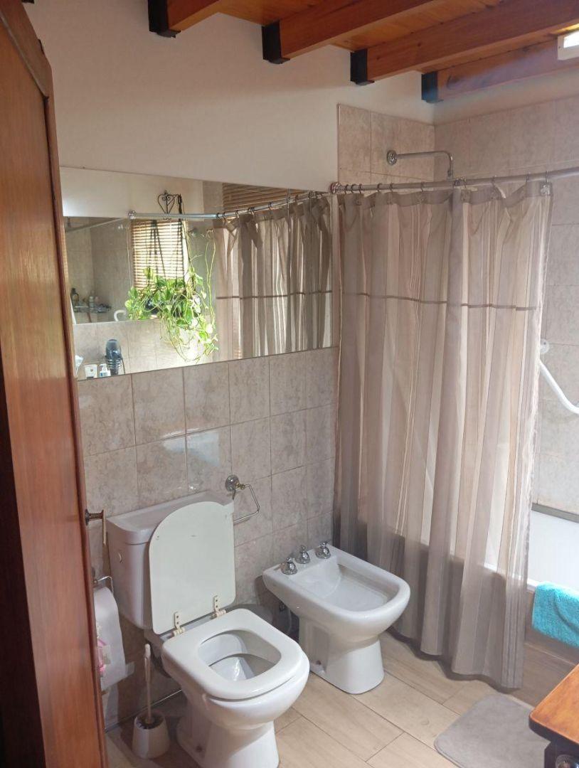 Foto de Casa con 2 dormitorios y 108 m² en venta en Haedo Norte El Palomar, imagen 4