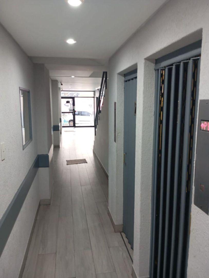 Foto de Departamento de 55 m² con 2 dormitorios en VENTA en Ramos Mejía, imagen 3
