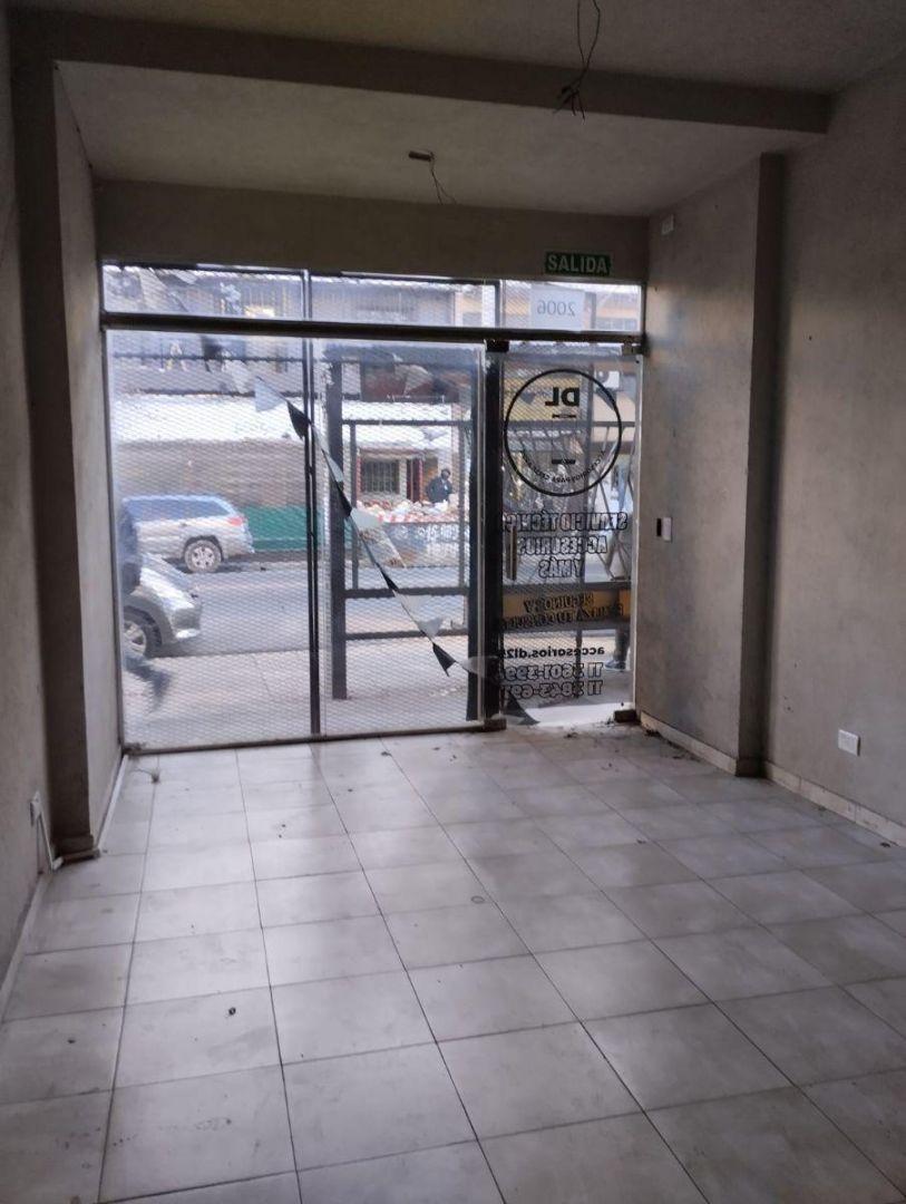 Foto de Local de 24 m² en alquiler en Ramos Mejía, imagen 3