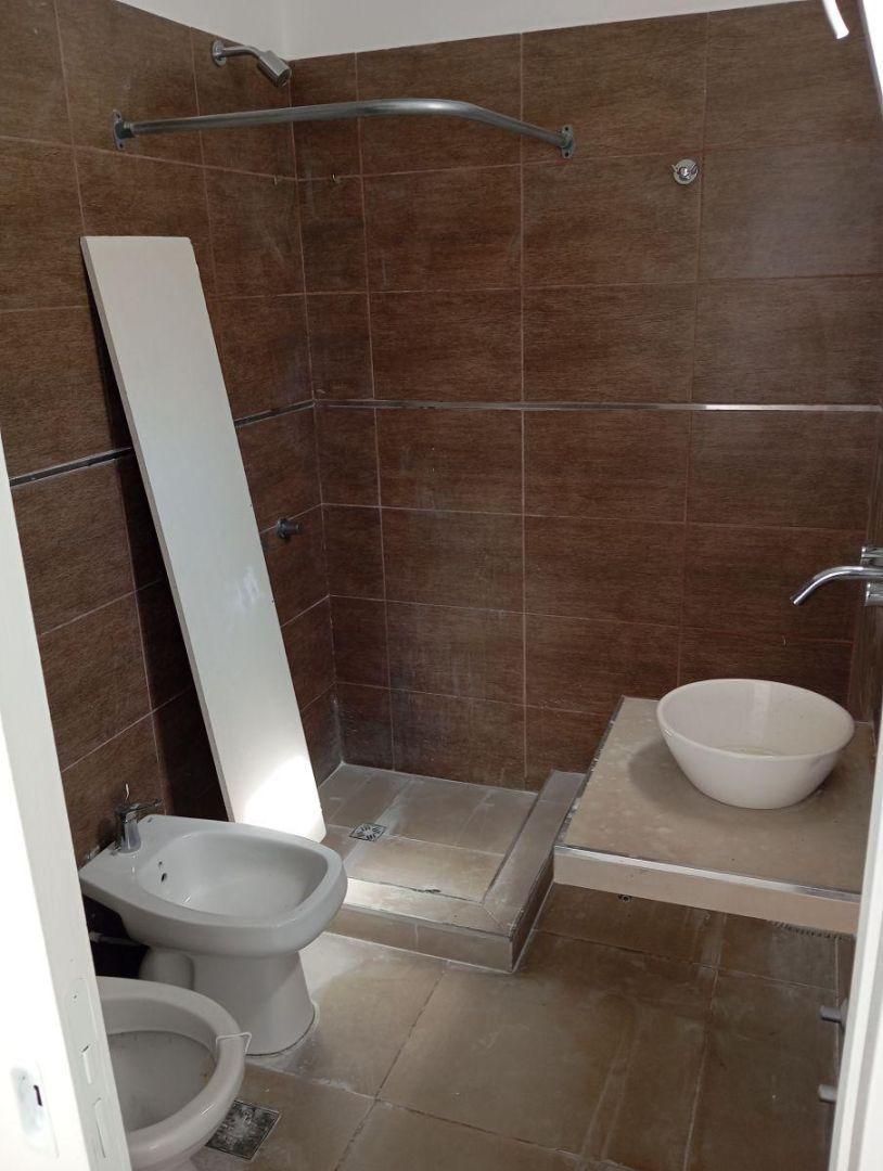 Foto de Departamento de 49 m² con 2 dormitorios en venta en Haedo, imagen 4
