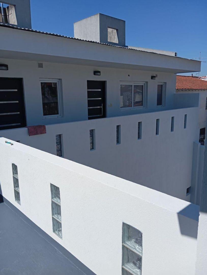 Foto de Departamento de 49 m² con 2 dormitorios en venta en Haedo, imagen 2
