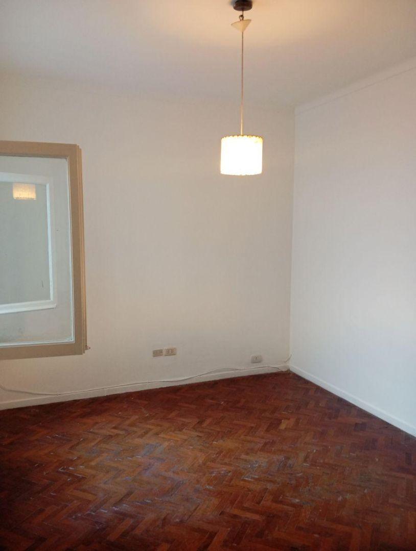 Foto de Departamento de 53 m² con 2 dormitorios en venta en Flores Norte, imagen 2