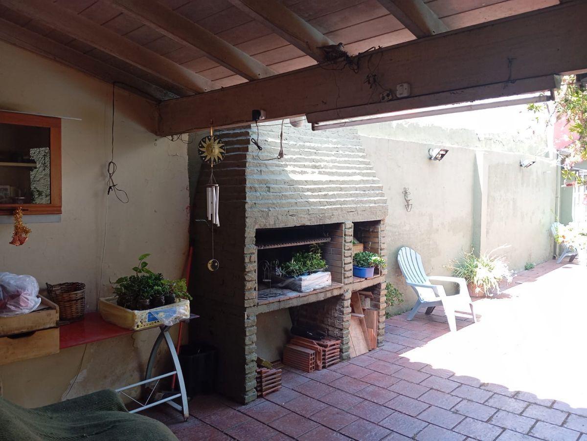 Foto de Haedo Sur. Chalet clásico 4 ambientes, imagen 2