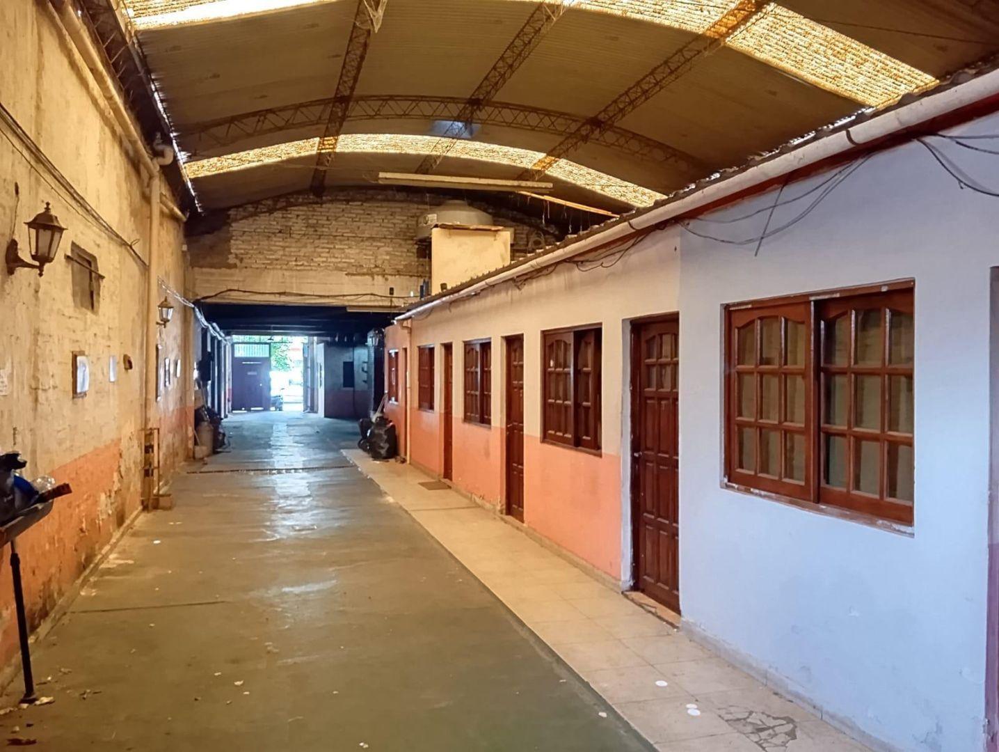 Foto de Moron Centro Norte edificio en block, imagen 5