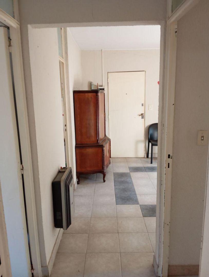 Foto de Departamento de 50 m2 con 2 dormitorios en venta en Haedo, imagen 1