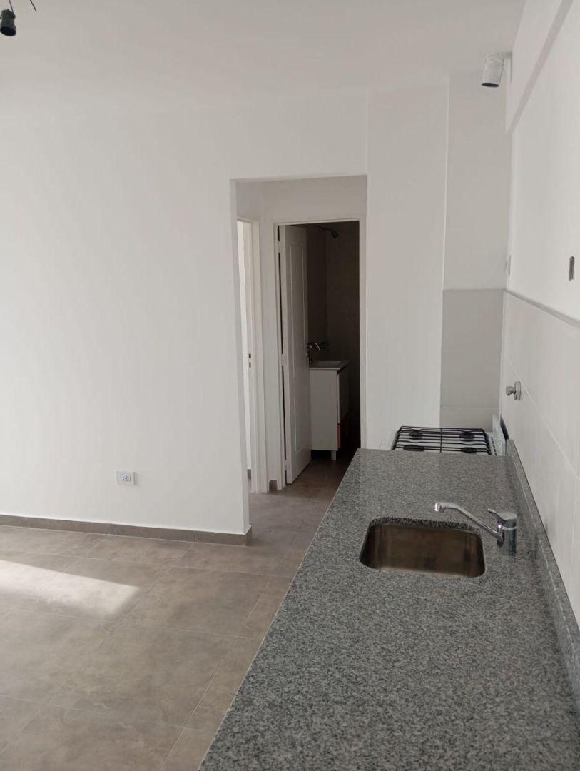 Foto de Departamento de 40 m² de 1 dormitorio en alquiler en Villa Luzuriaga, imagen 5