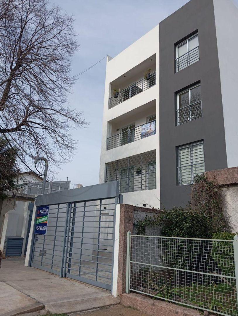 Foto de Departamento de 40 m² de 1 dormitorio en alquiler en Villa Luzuriaga, imagen 2
