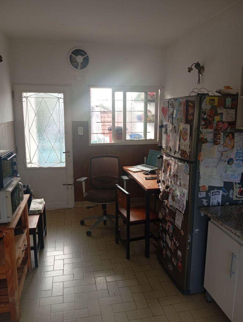 Foto de PH de 70 m² con 2 dormitorios en alquiler en Haedo, imagen 2