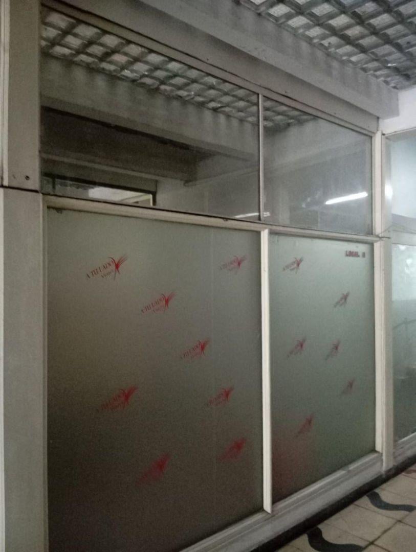 Foto de Local en galería comercial de 10 m² en alquiler en Haedo, imagen 3