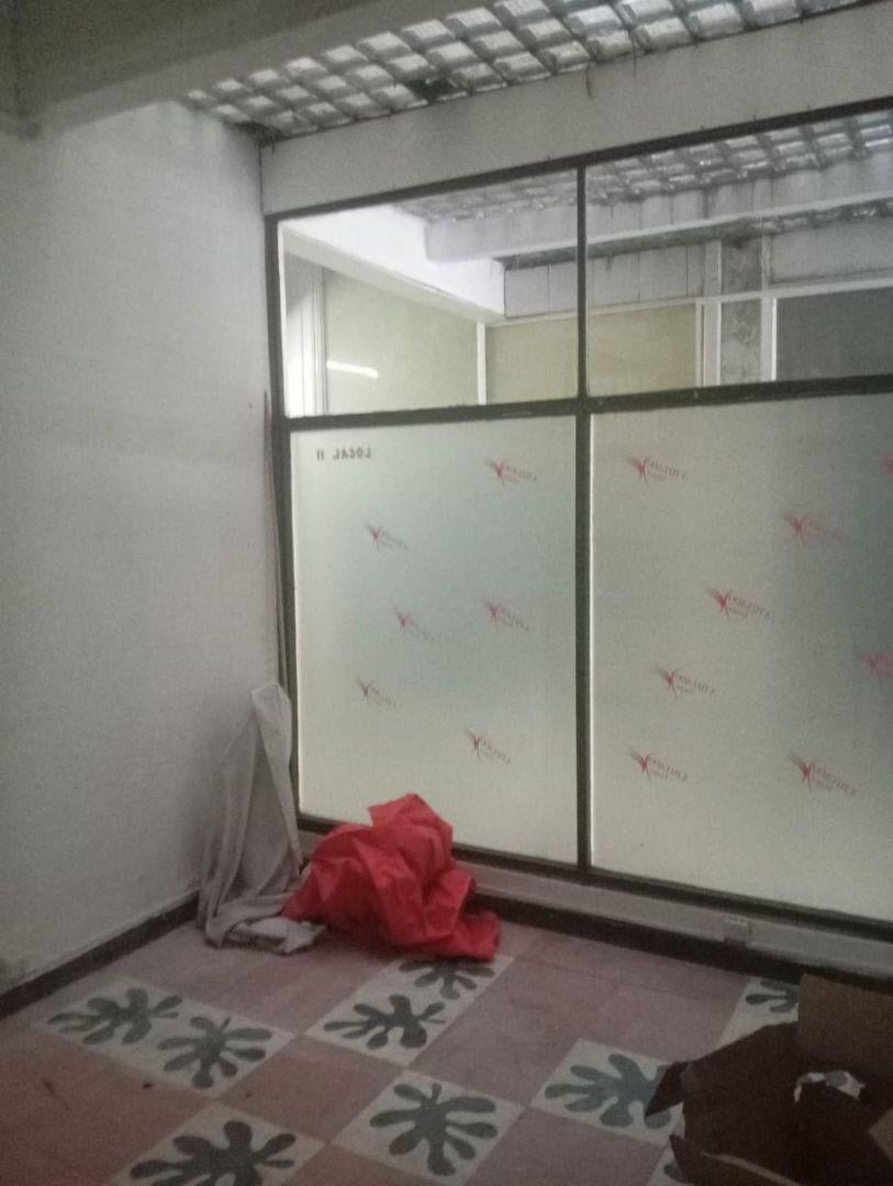 Foto de Local en galería comercial de 10 m² en alquiler en Haedo, imagen 2