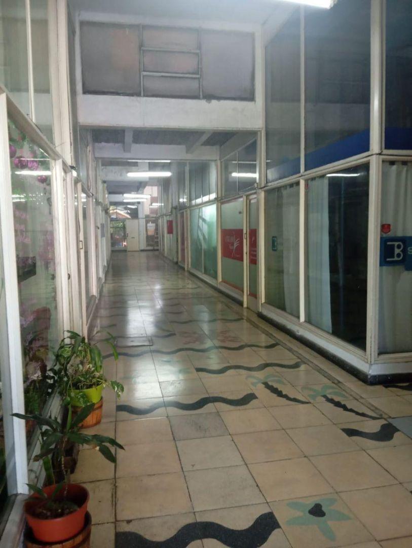 Foto de Local en galería comercial de 10 m² en alquiler en Haedo, imagen 1