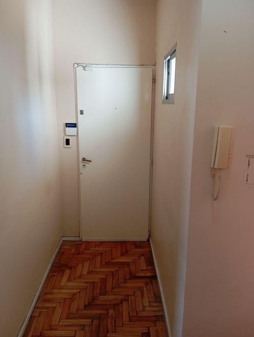 Foto de Departamento de 35 m² con 1 dormitorio en alquiler en Haedo, imagen 1