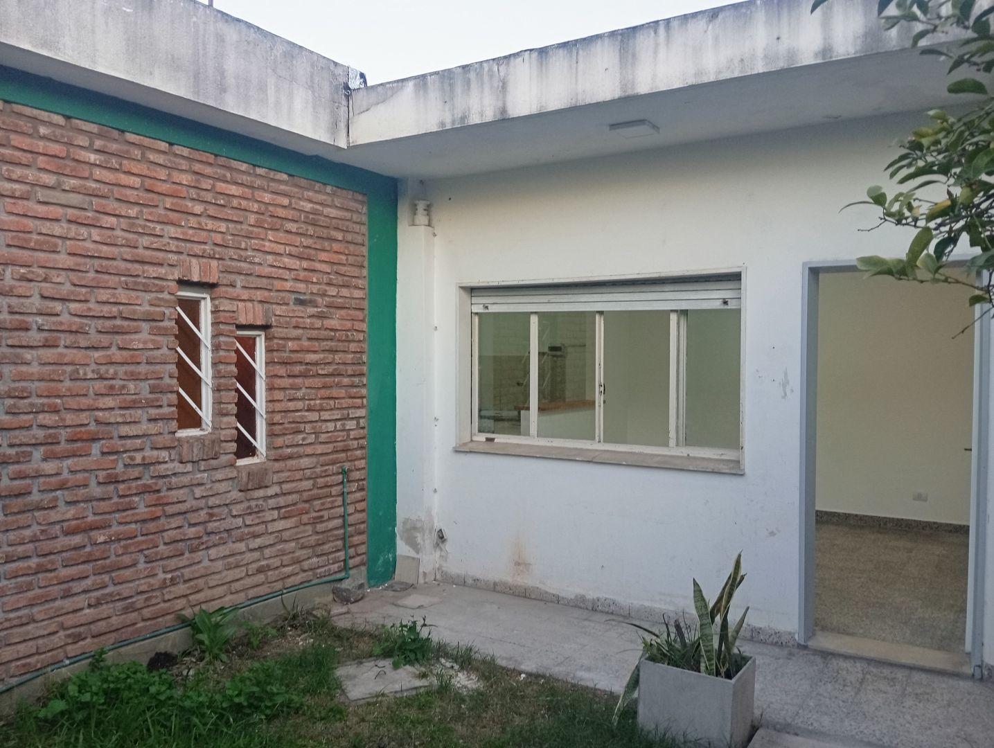 Foto de Casa ph 3 amb con entrada de auto pasante, alquiler., imagen 1