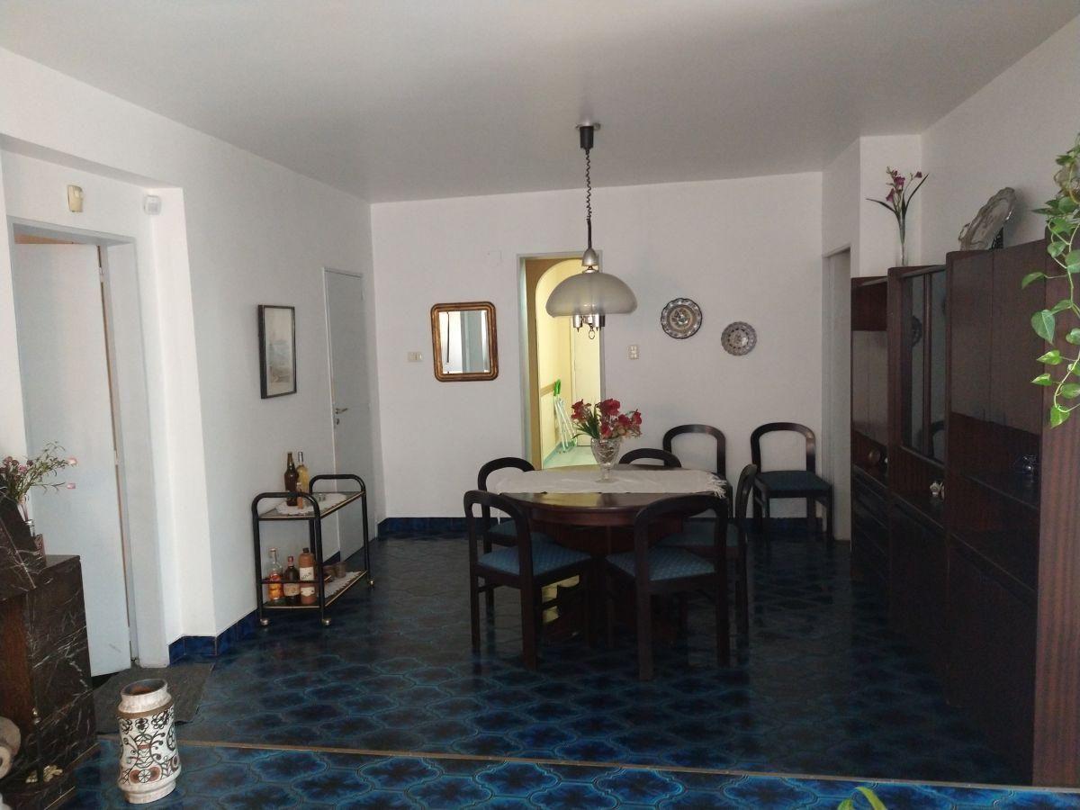 Foto de HAEDO NORTE. CASA ESQUINA 6 AMBIENTES EN DOS PLANTAS, imagen 5