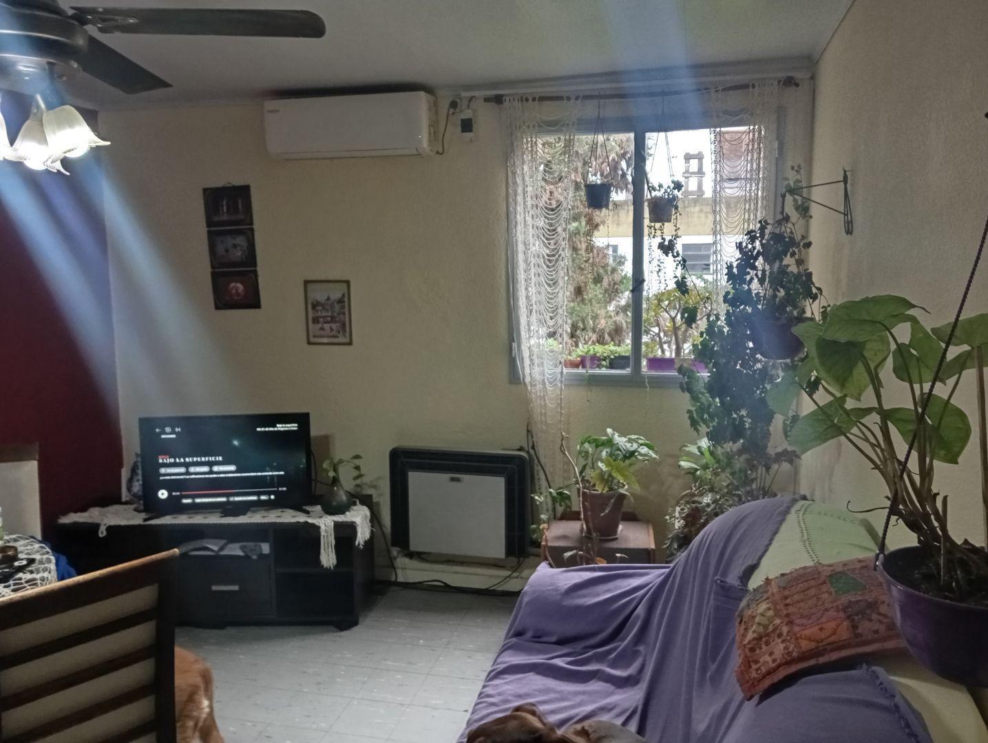 Foto de Departamento de 60 m² con 3 dormitorios en venta en Haedo, imagen 1
