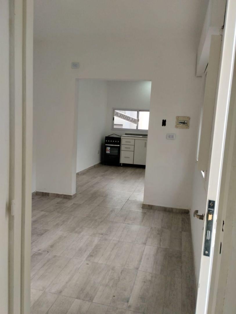 Foto de PH de 36 m² con 1 dormitorio en alquiler en Haedo, imagen 3