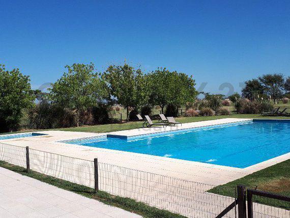 Lote en venta en Área 5 de San Sebastián, Pilar