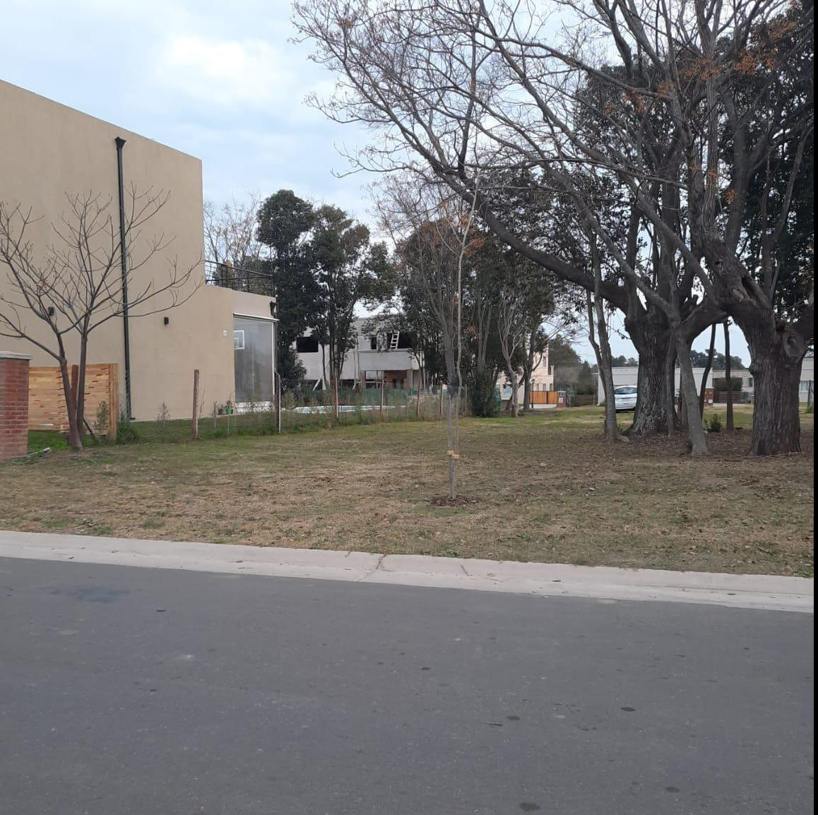 HERMOSO LOTE INTERNO EN BARRIO SANTA LUCIA, PILAR DEL ESTE