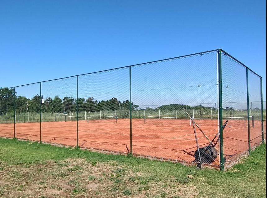 Hermoso lote interno en barrio Village Joven. Bella Vista.