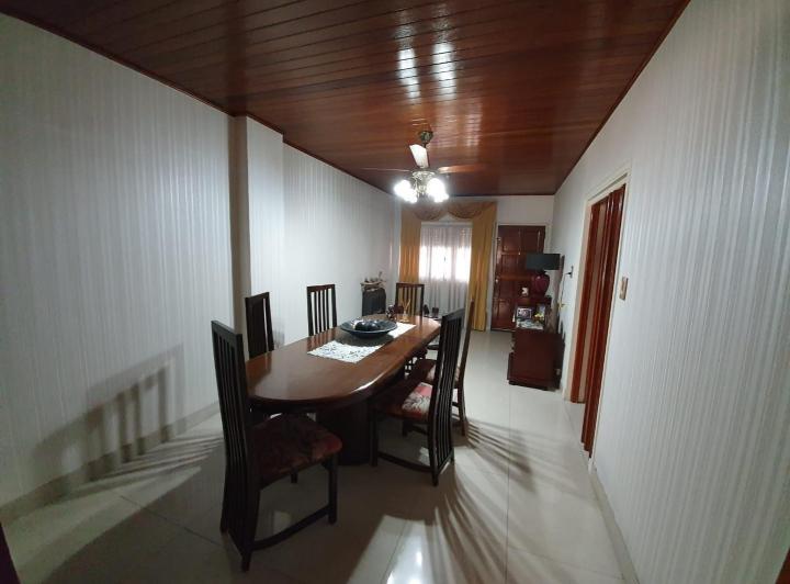 MLM. Increíble casa en venta en Caseros 3