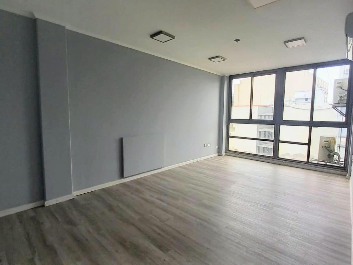 Oportunidad!! Excelente Oficina en Venta, Apto Credito