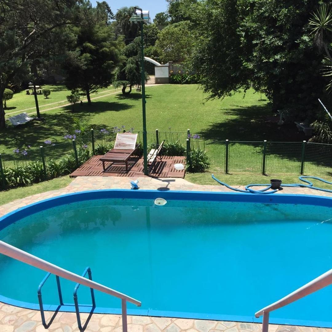 Foto de Gran casa quinta con pileta en San Miguel, imagen 2