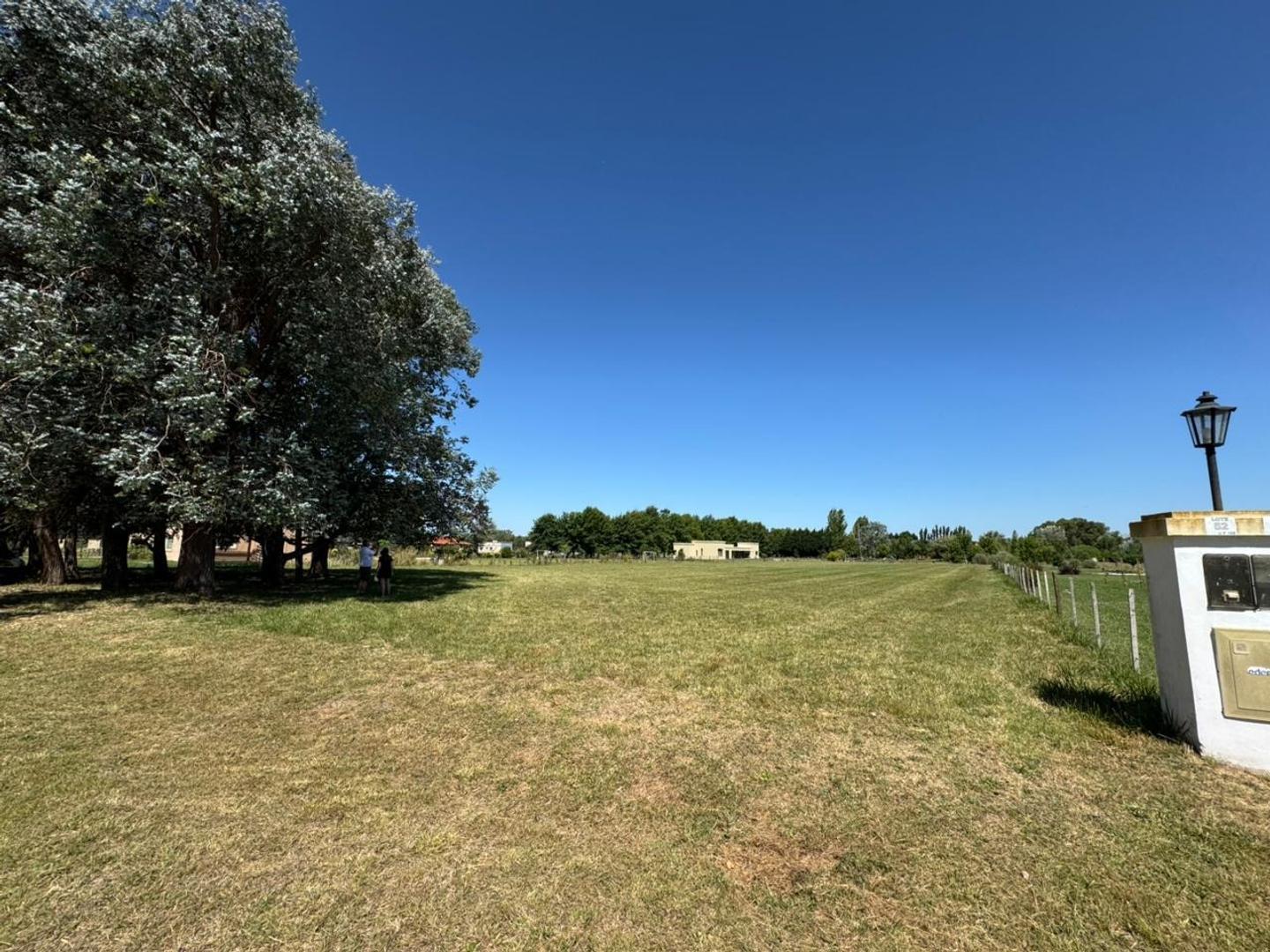 ADG. Lote en La Cecilia Club de campo, Carlos Keen