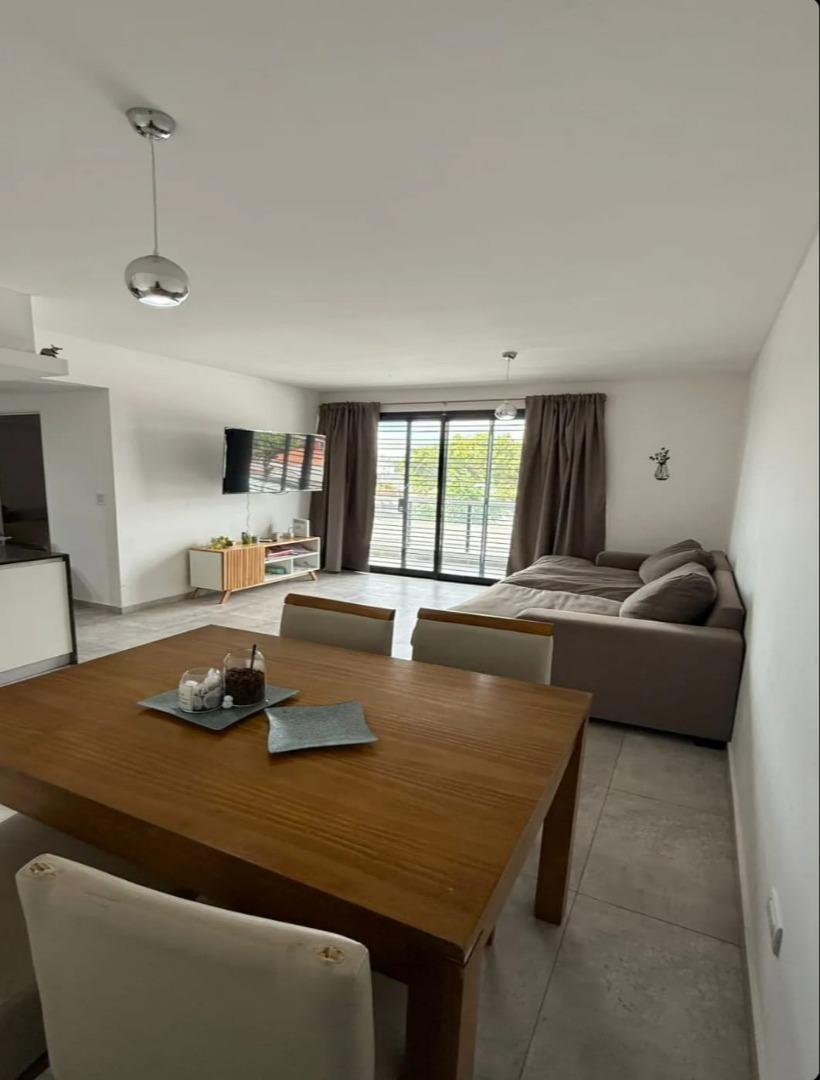 Foto de LSH. HERMOSO DPTO 2 AMBIENTES 2 COCHERA SE PUEDE FINANCIAR,, imagen 2