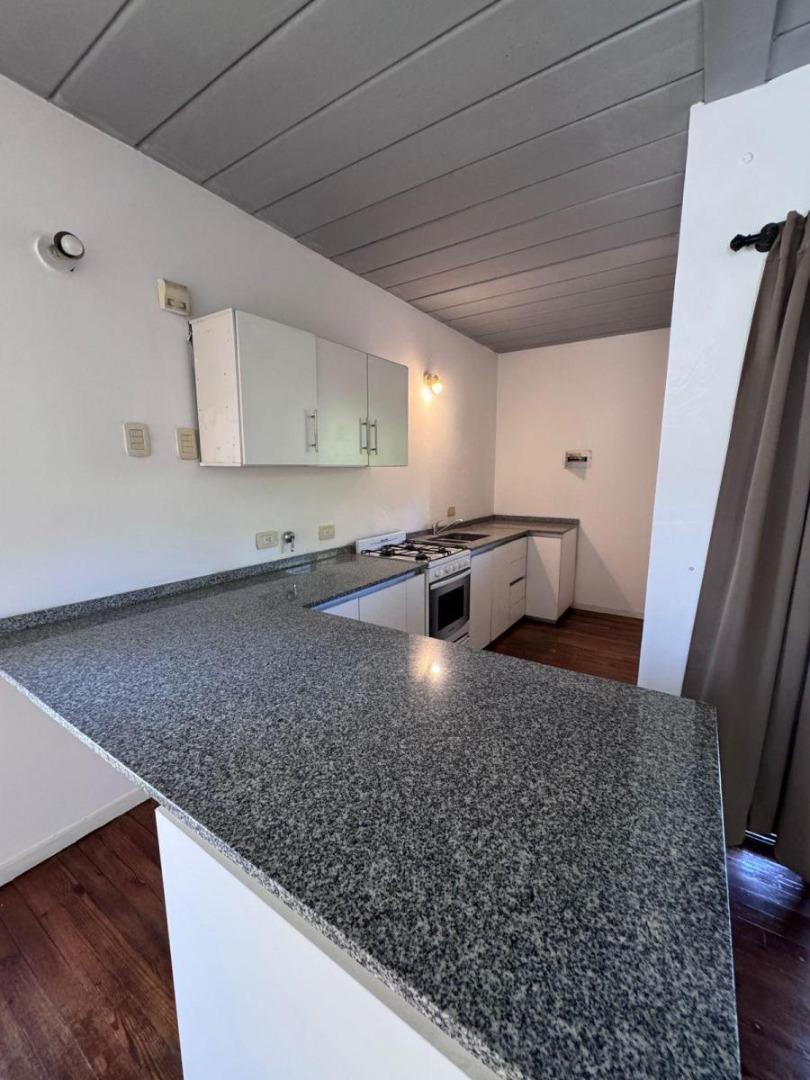 Foto de ORR. Venta de departamento con cochera. Apta credito, imagen 2