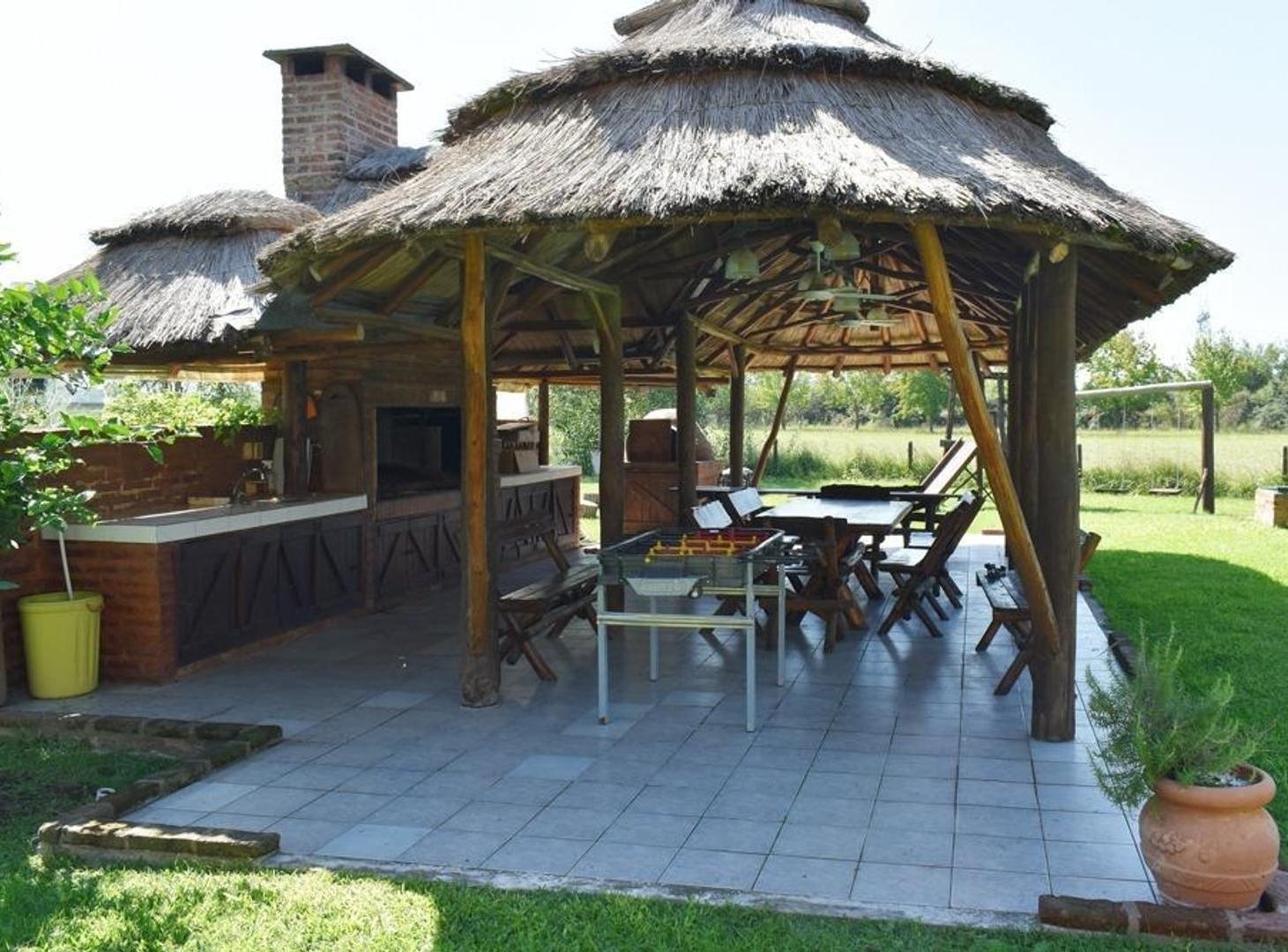 ORR. Venta Casa Multifamiliar 3 Triplex con Quincho y Pileta