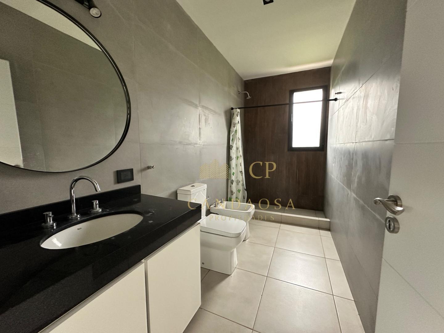 gs Casa Venta una PLANTA B,cerrado Pilar del Este