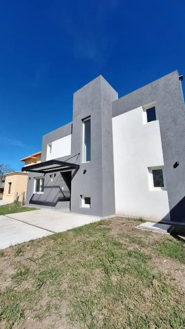 RBS. HERMOSA CASA EN SAN PABLO, DERQUI, PILAR 3