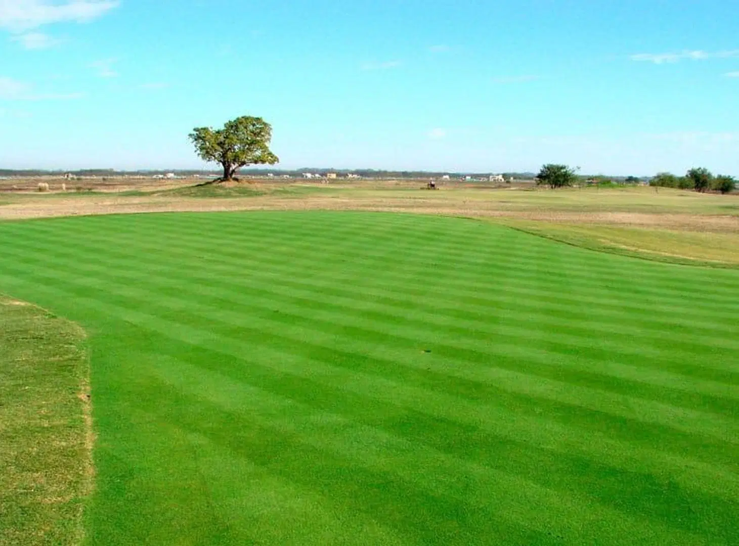 RAM. Venta lote con vista a la Laguna en Area 11 3