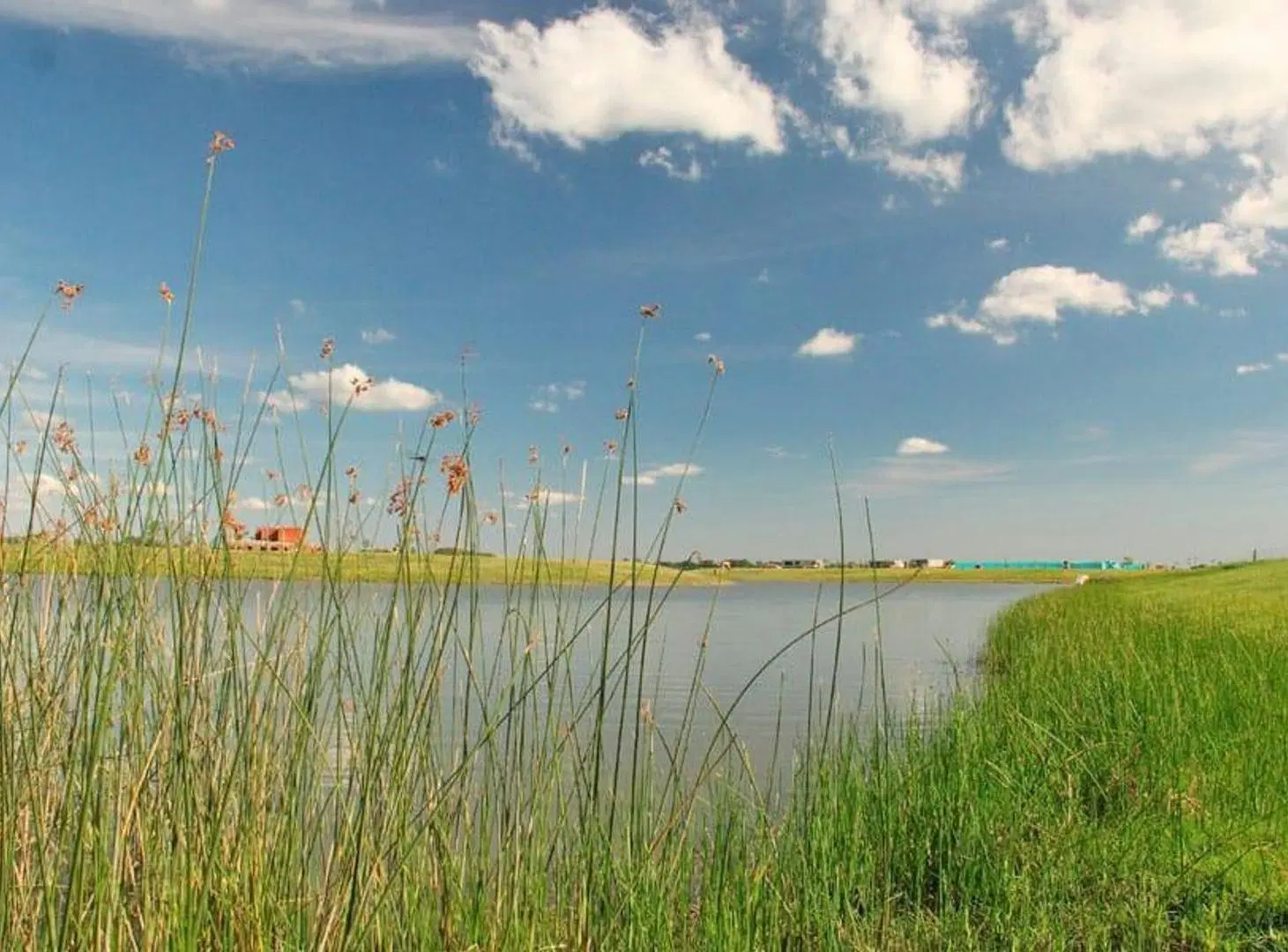 RAM. Venta lote con vista a la Laguna en Area 11 5