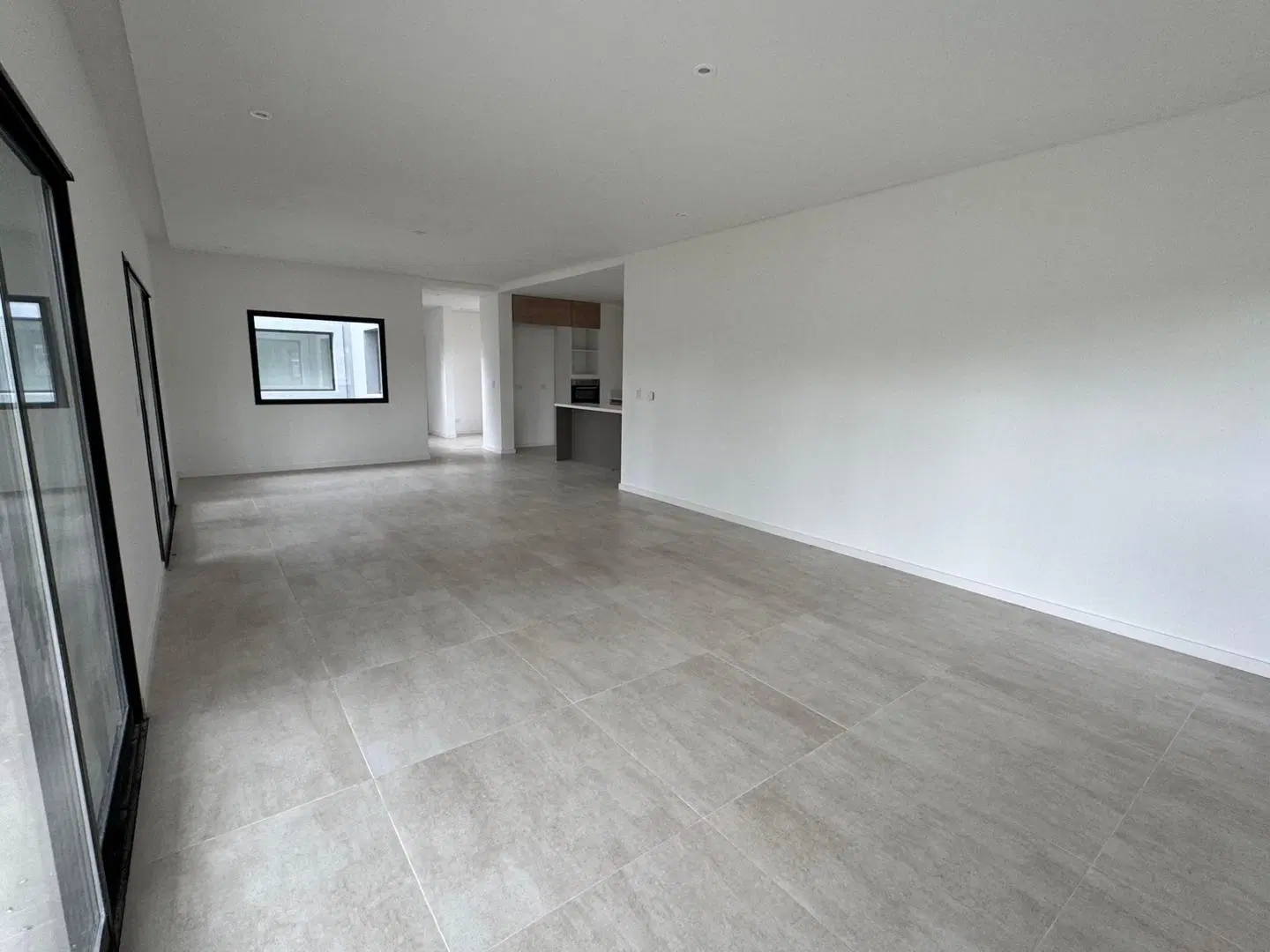 ADG. Excelente casa a estrenar en Barrio Monet 4