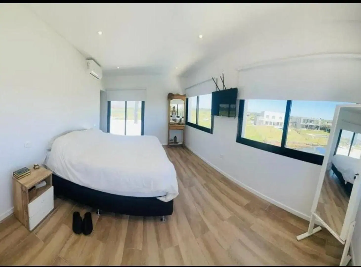 NEV. Casa a la laguna 6 ambientes El Naudir Aguas Privadas 2