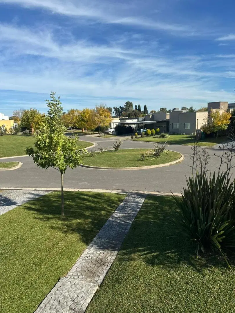 MGM. VENTA INCREIBLE CASA B HARAS SANTA MARIA - ESCOBAR 2