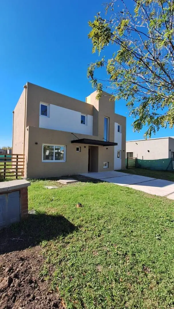 RBS. HERMOSA CASA EN SAN PABLO, DERQUI, PILAR 4