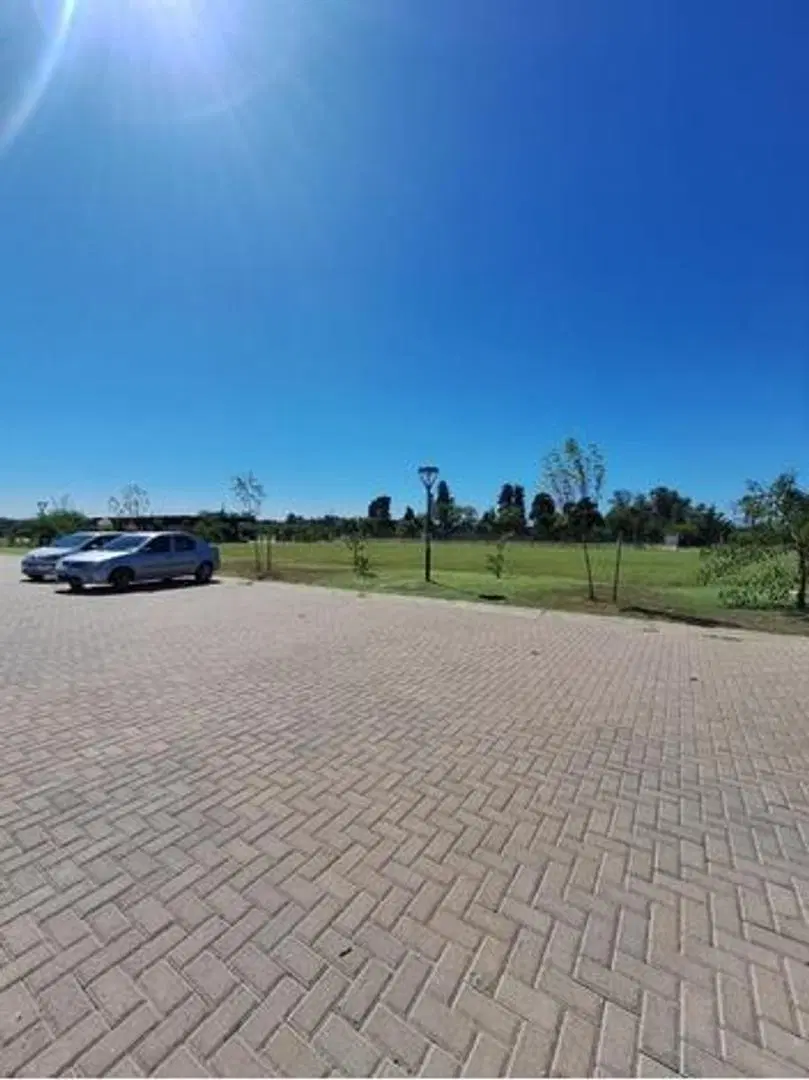 MLM. Increíble lote a espacio verde en Villaje Joven, BV 4