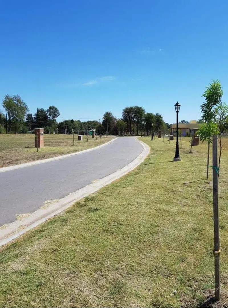 RBS. EN VENTA LOTE EN SAN RAMIRO, PILAR DEL ESTE. 2