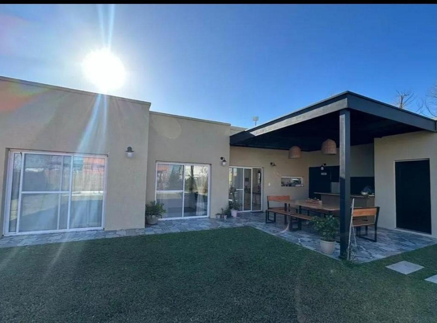 CASA 4 AMBIENTES EN VENTA EN SANTA ISABEL 2 Maschwitz
