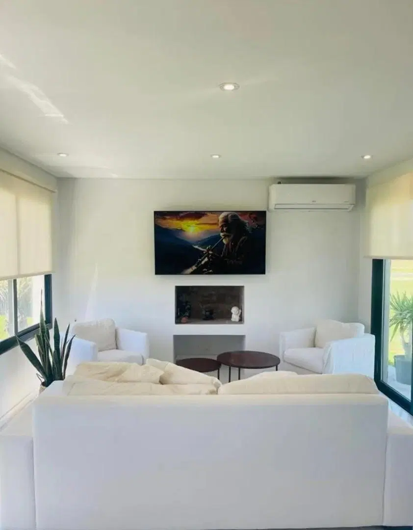 NEV. Casa a la laguna 6 ambientes El Naudir Aguas Privadas 3