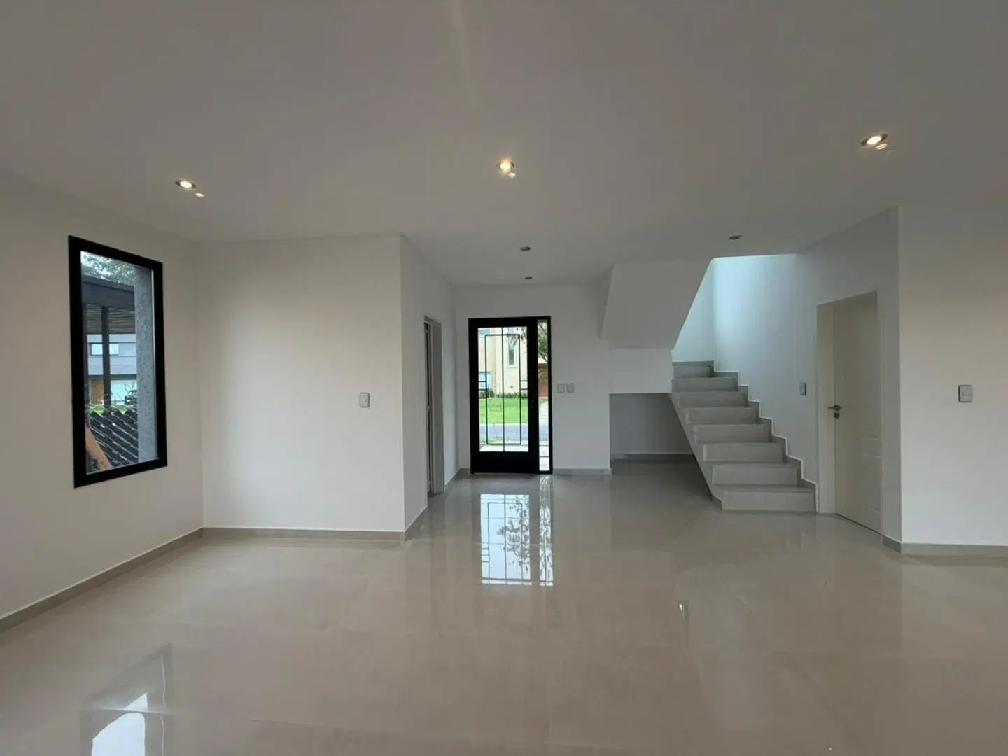 RBS. HERMOSA CASA EN SANTA ELENA, PILAR DEL ESTE 3