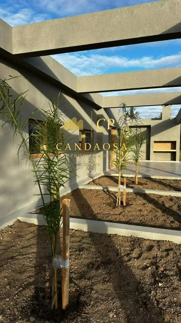 NEV. Casa en venta 5 ambientes en El Naudir a la laguna 4